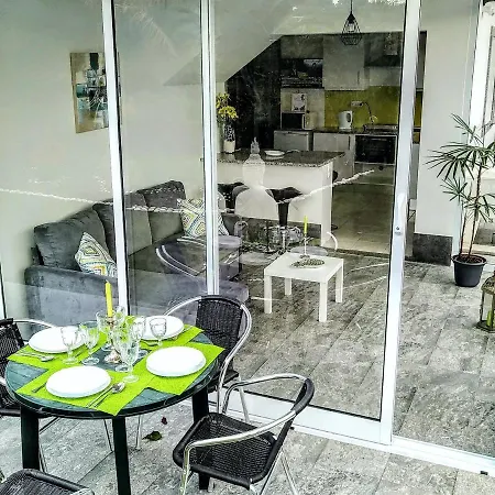 With 2 Bedrooms In Caloura With Furnished Terrace And Wifi Lagoa