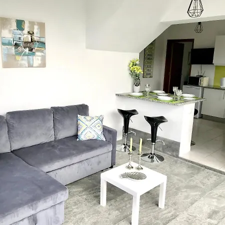 With 2 Bedrooms In Caloura With Furnished Terrace And Wifi Лагоа