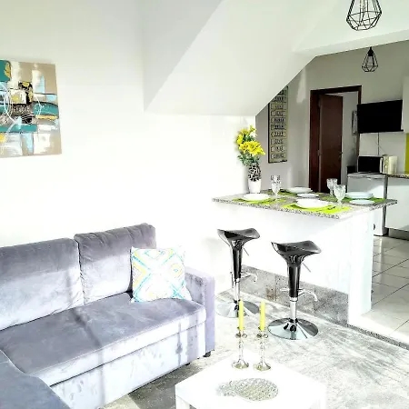 Апартаменты With 2 Bedrooms In Caloura With Furnished Terrace And Wifi Лагоа